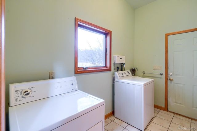 845 Oak Tree Lane, Lapeer Township, MI 48446