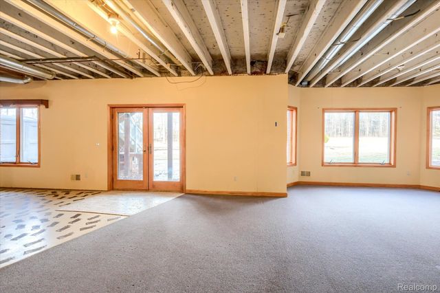 845 Oak Tree Lane, Lapeer Township, MI 48446