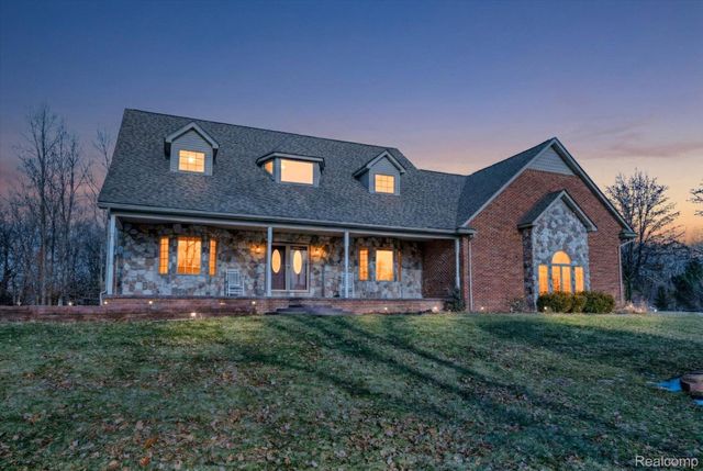 845 Oak Tree Lane, Lapeer Township, MI 48446