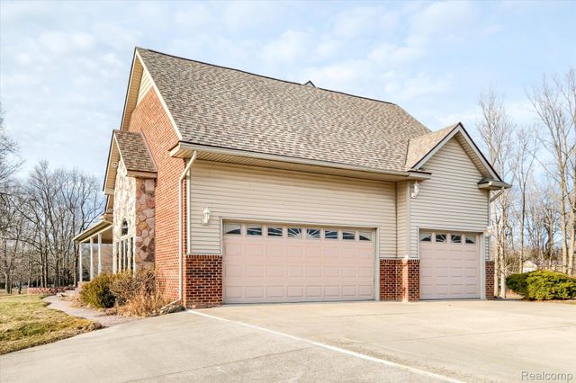 845 Oak Tree Lane, Lapeer Township, MI 48446