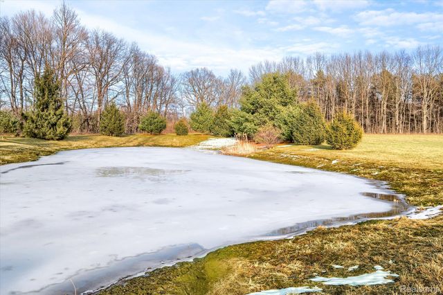 845 Oak Tree Lane, Lapeer Township, MI 48446