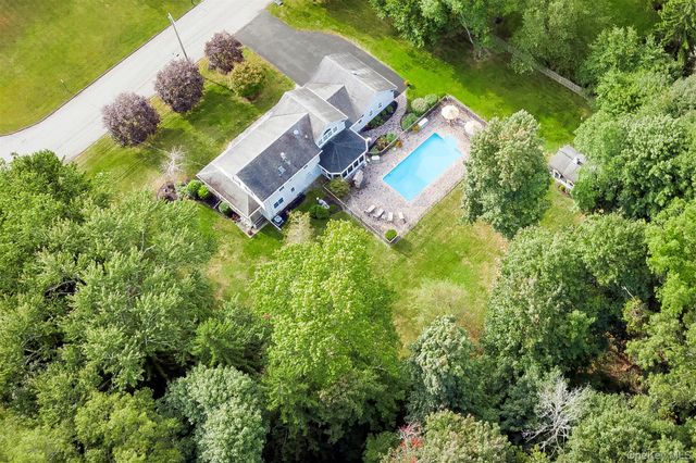 12 Canterbury Lane, Suffern, NY 10901