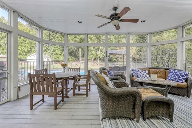 12 Canterbury Lane, Suffern, NY 10901