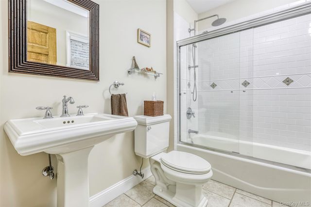 12 Canterbury Lane, Suffern, NY 10901