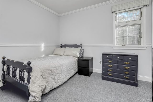 12 Canterbury Lane, Suffern, NY 10901