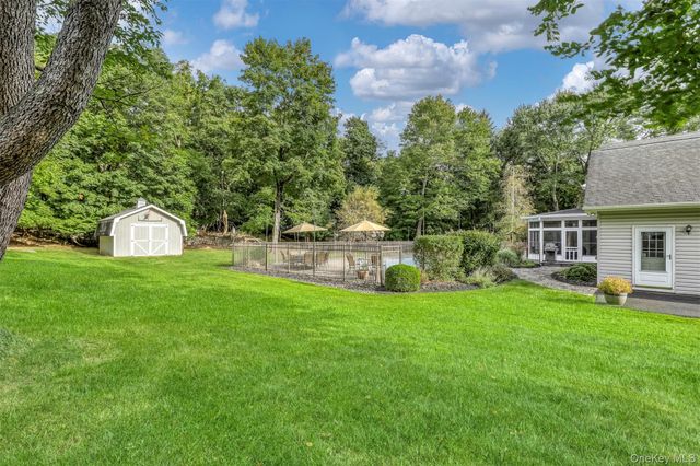 12 Canterbury Lane, Suffern, NY 10901