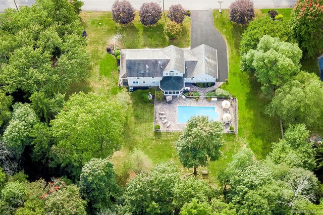 12 Canterbury Lane, Suffern, NY 10901