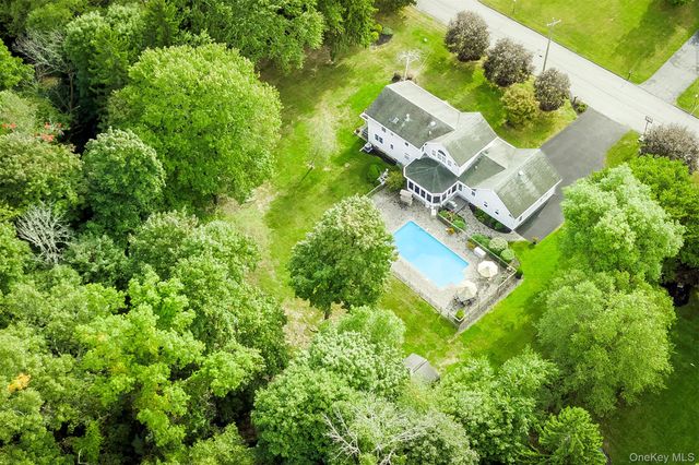 12 Canterbury Lane, Suffern, NY 10901