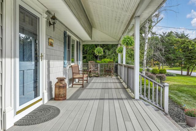 12 Canterbury Lane, Suffern, NY 10901