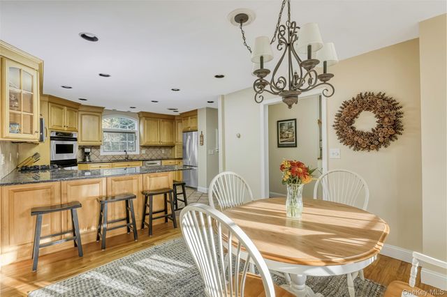 12 Canterbury Lane, Suffern, NY 10901