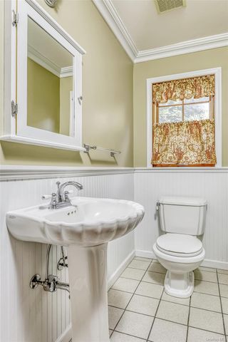 12 Canterbury Lane, Suffern, NY 10901