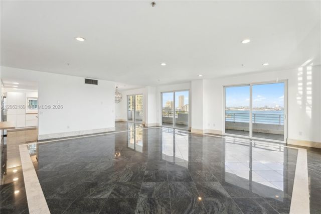 1402 Brickell Bay Dr 1601, Miami, FL 33131