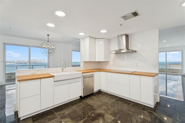 1402 Brickell Bay Dr 1601, Miami, FL 33131