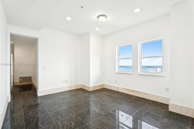 1402 Brickell Bay Dr 1601, Miami, FL 33131