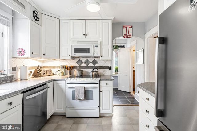 256 HAWTHORNE AVE, Haddonfield, NJ 08033