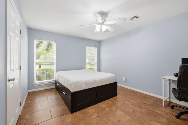 2415 Pintail Loop, College Station, TX 77845