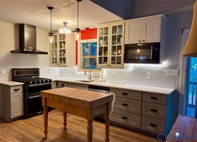 450 Newtown Rd, White Stone, VA 22578