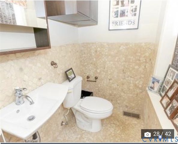 450 Newtown Rd, White Stone, VA 22578