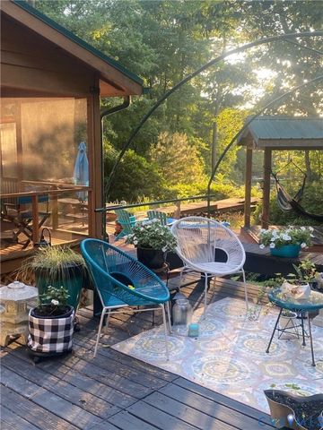 450 Newtown Rd, White Stone, VA 22578