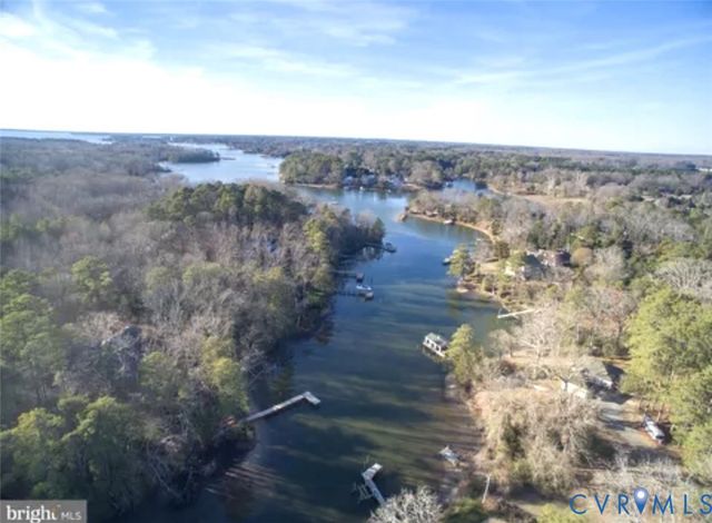 450 Newtown Rd, White Stone, VA 22578