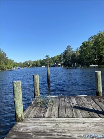 450 Newtown Rd, White Stone, VA 22578