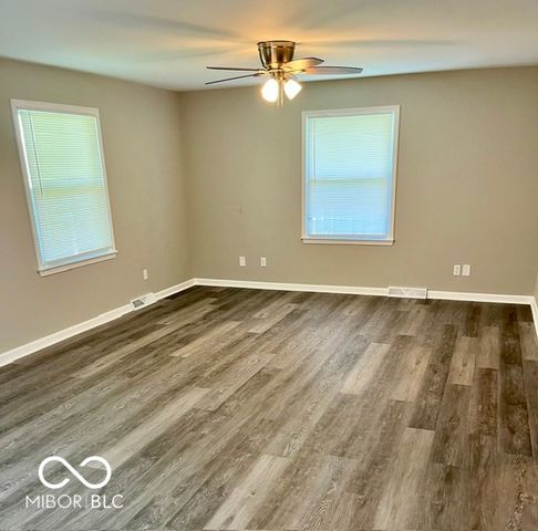 701 S Sycamore Road, Seymour, IN 47274