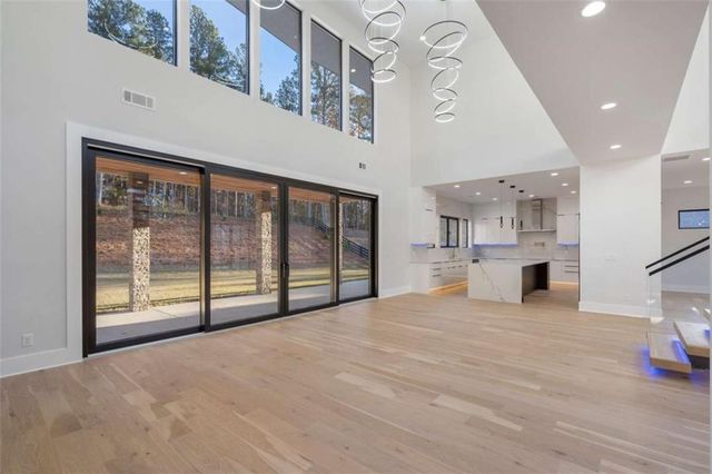 1678 Thomas Drive, Hoschton, GA 30548