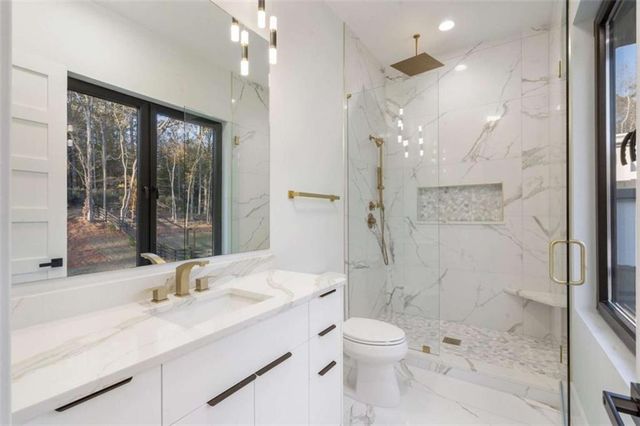 1678 Thomas Drive, Hoschton, GA 30548