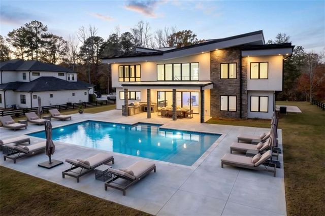 1678 Thomas Drive, Hoschton, GA 30548