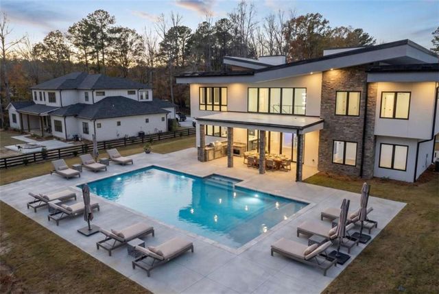 1678 Thomas Drive, Hoschton, GA 30548
