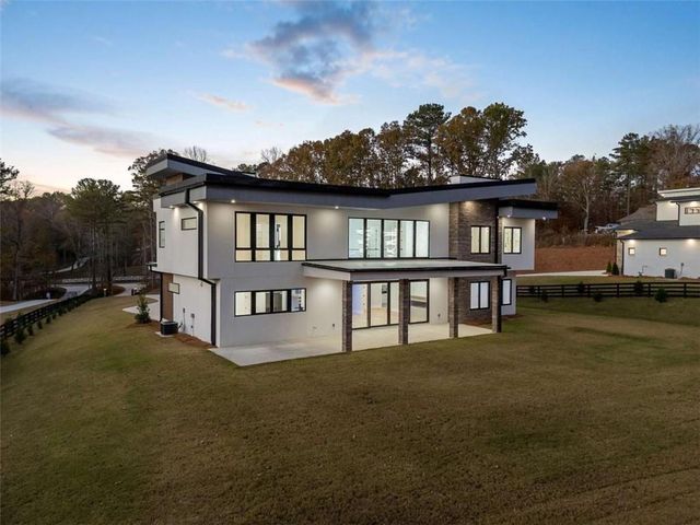 1678 Thomas Drive, Hoschton, GA 30548