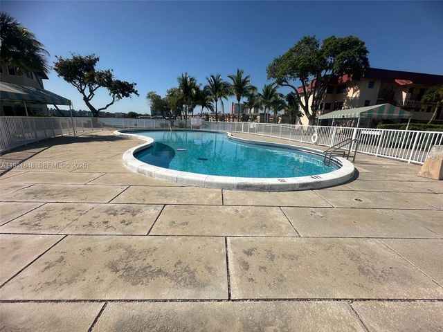 1530 NE 191st St 205, Miami, FL 33179