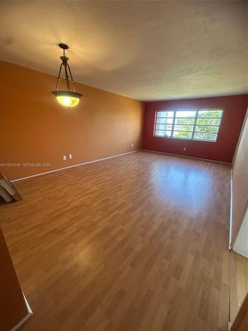 1530 NE 191st St 205, Miami, FL 33179
