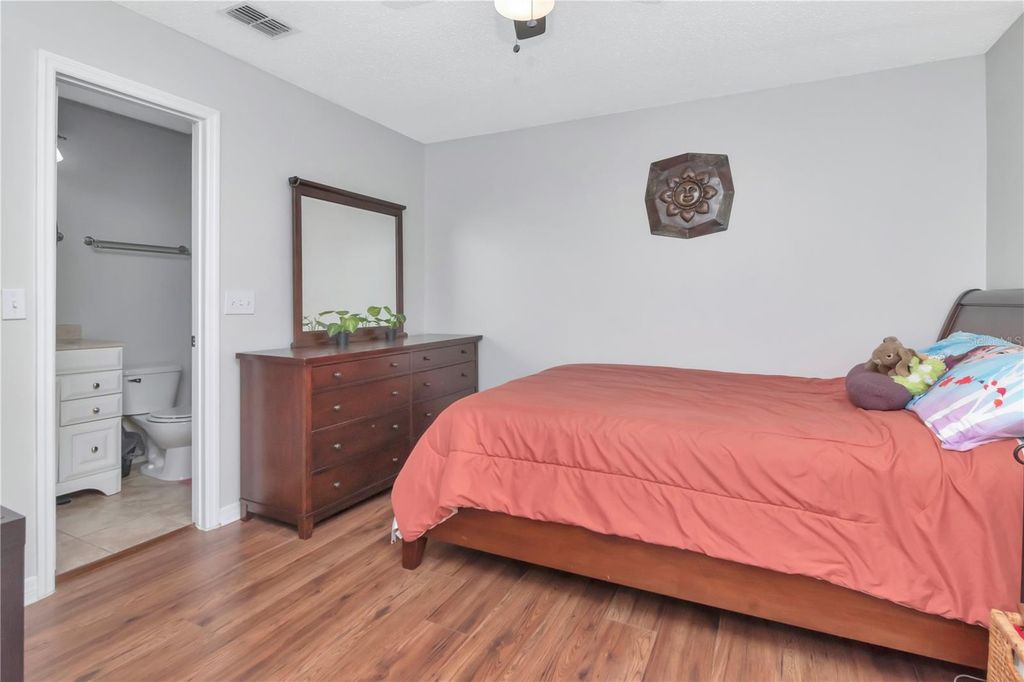 Image 19 of property listing at 14053 NOTREVILLE WAY, Tampa, FL 33624