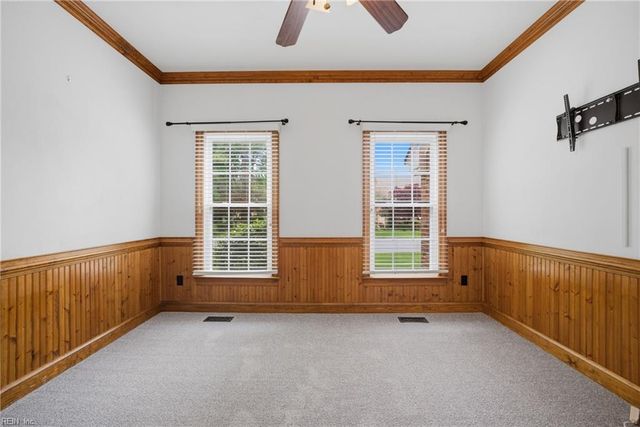 933 Forest Lakes CIR, Chesapeake, VA 23322