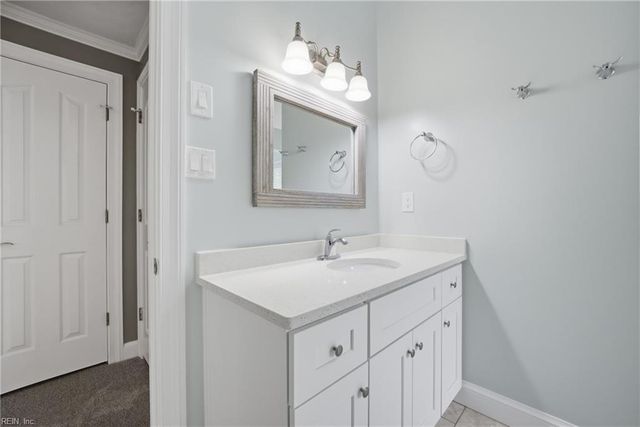 933 Forest Lakes CIR, Chesapeake, VA 23322