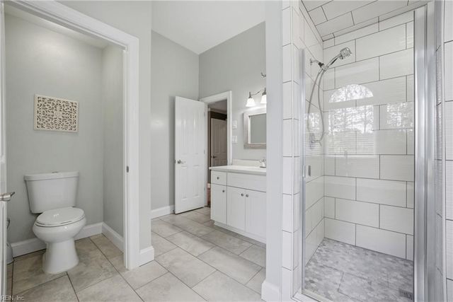933 Forest Lakes CIR, Chesapeake, VA 23322