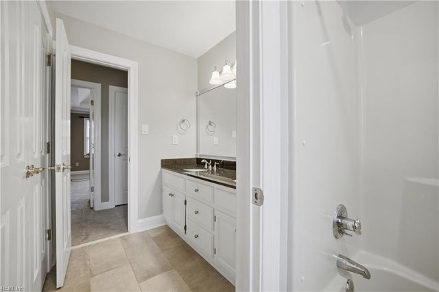 933 Forest Lakes CIR, Chesapeake, VA 23322