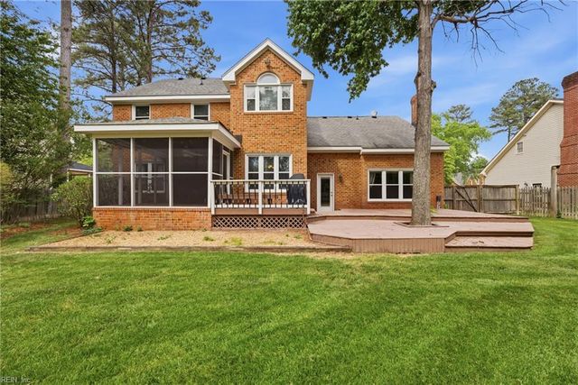 933 Forest Lakes CIR, Chesapeake, VA 23322