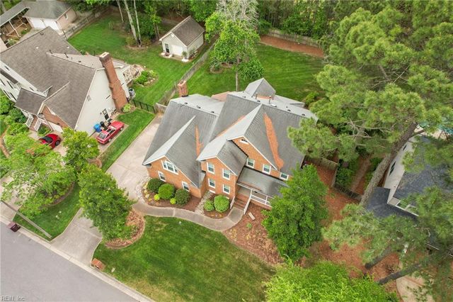 933 Forest Lakes CIR, Chesapeake, VA 23322