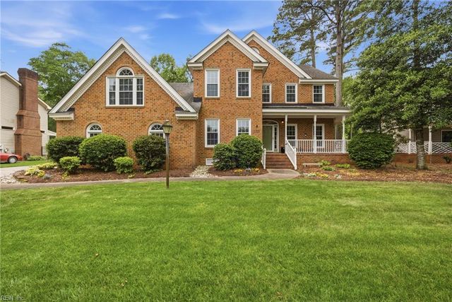 933 Forest Lakes CIR, Chesapeake, VA 23322