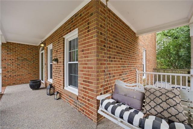 933 Forest Lakes CIR, Chesapeake, VA 23322