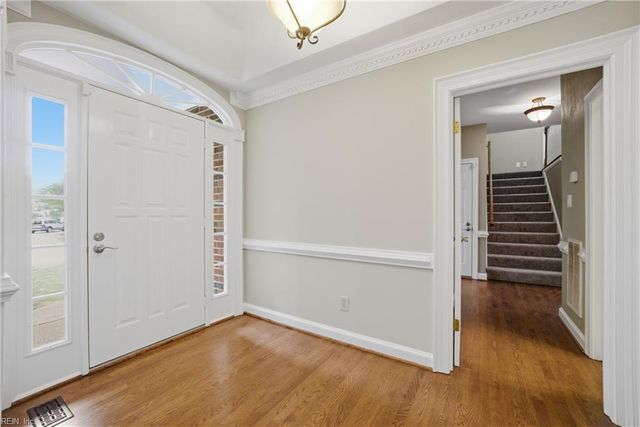 933 Forest Lakes CIR, Chesapeake, VA 23322