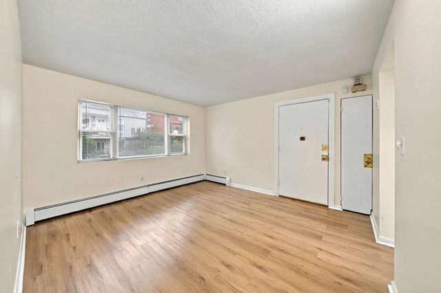 5 Melbourne St 2, Boston, MA 02124