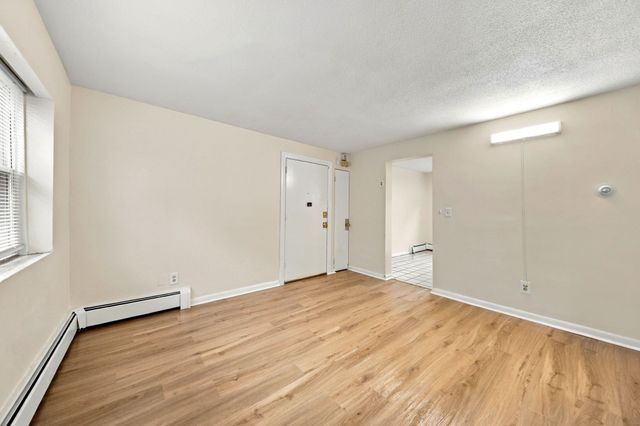 5 Melbourne St 2, Boston, MA 02124