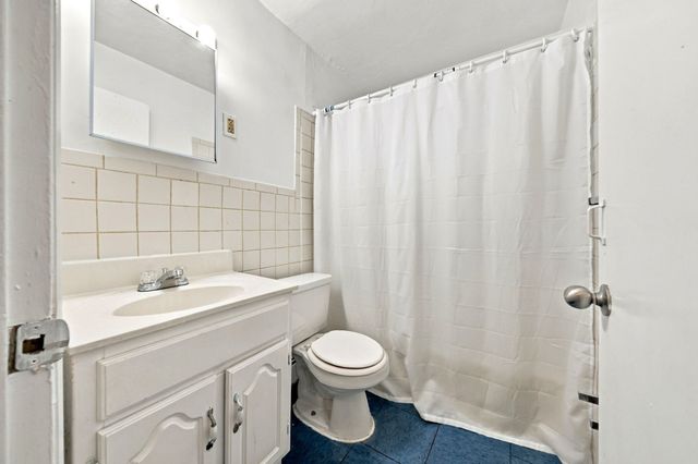 5 Melbourne St 2, Boston, MA 02124