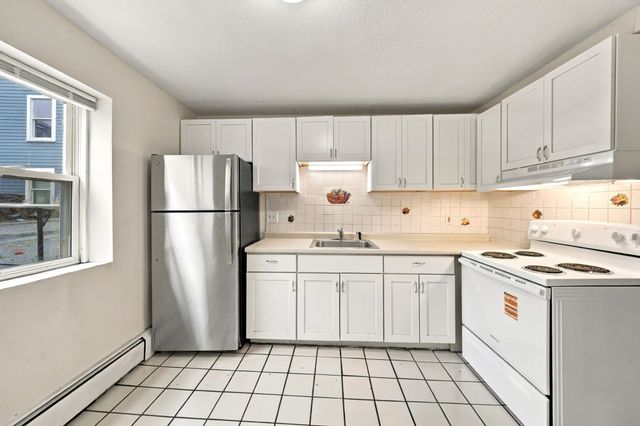 5 Melbourne St 2, Boston, MA 02124