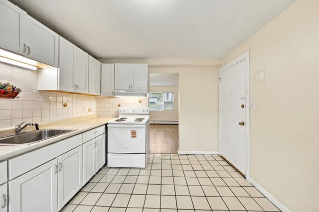 5 Melbourne St 2, Boston, MA 02124