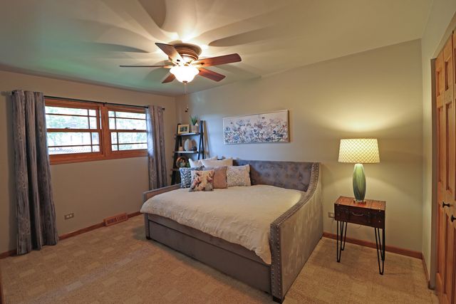 17624 Rosewood Lane, Tinley Park, IL 60487