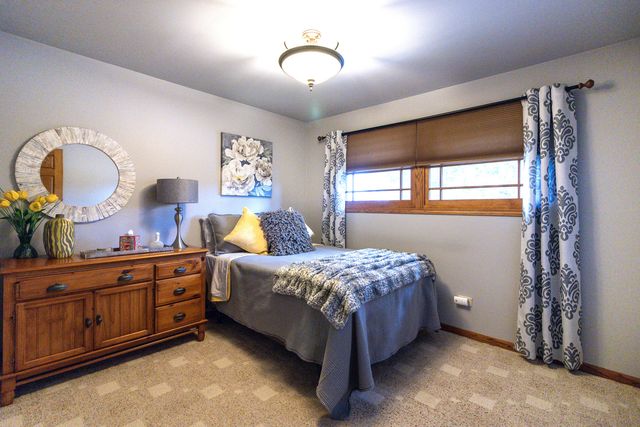 17624 Rosewood Lane, Tinley Park, IL 60487